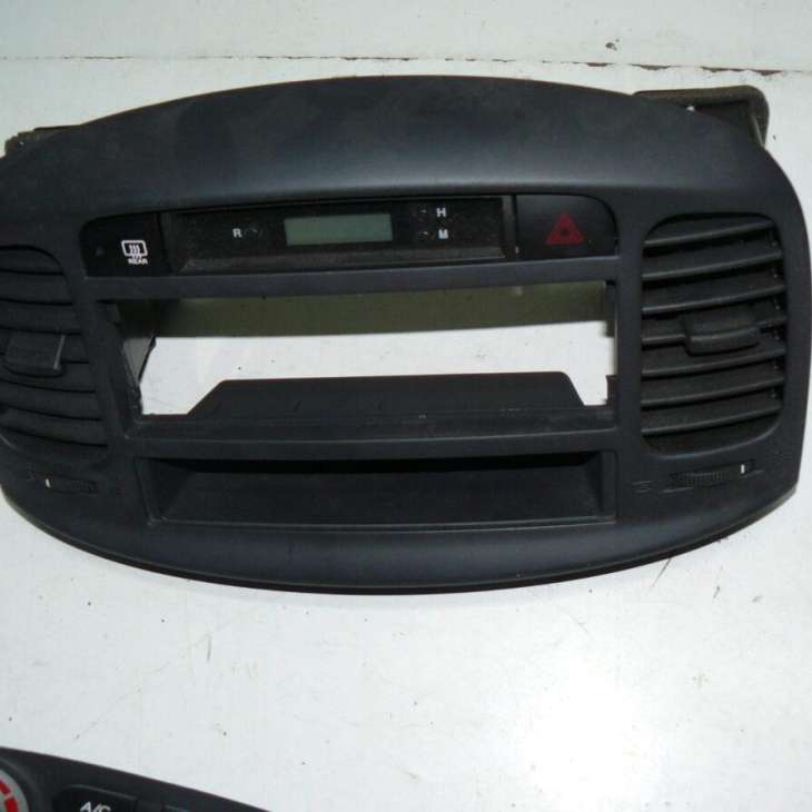 Hyundai Accent 2009r Mc III Zegarek