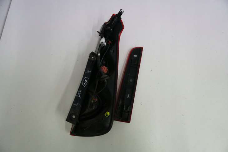 Nissan Note E11 Lift Lampa Tylna Prawa - obrazek 5
