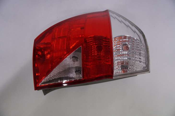 Honda Fr-V 2005-2009r Lampa Tylna Lewa Nr.42
