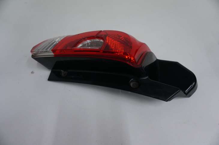 Mitsubishi Colt V Lampa Prawa Tylna Nr.31 - obrazek 2