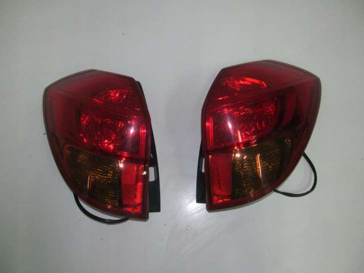 Subaru Legacy IV Outback Bl Lampa Tylna Prawa Lewa