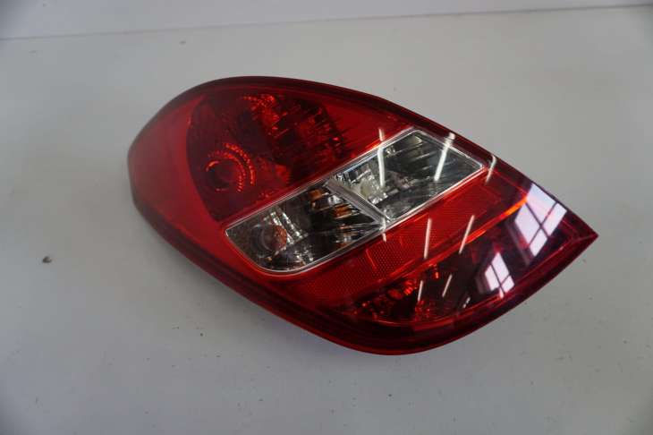 Hyundai I20 Lampa Lewa Tylna 92401-1j000