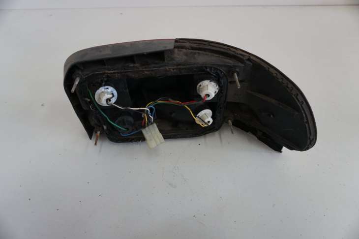 Subaru Impreza Kombi Gg Lampa Lewa Tylna - obrazek 2