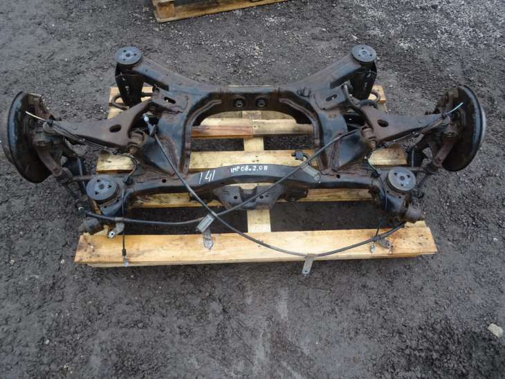 Subaru Impreza Gh 2009r 2.0b Belka Tylnego Zawieszenia Wahacz Zwrotnica