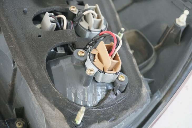 Subaru Legacy IV Bl Sedan Lampa Tylna Prawa Europa - obrazek 4