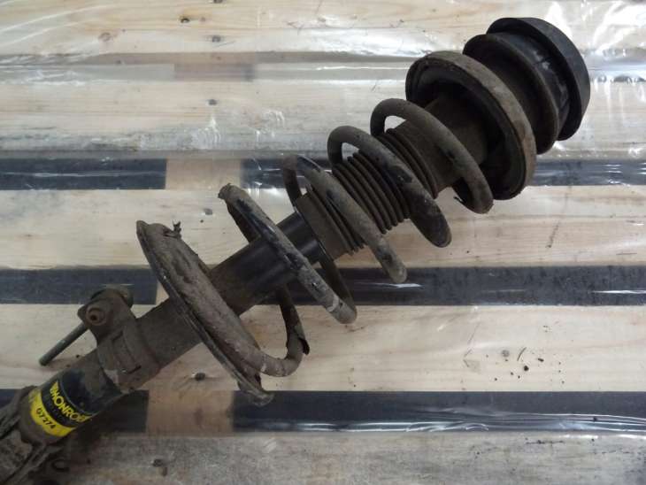 Suzuki Swift III Zwrotnica Mcpherson Piasta Lewa - obrazek 4