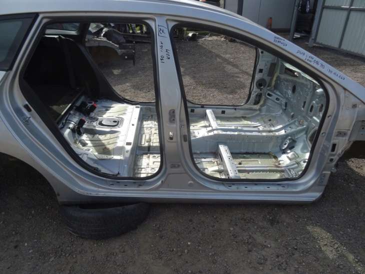 Hyundai I30 II Kombi Próg Prawy Słupek Rah