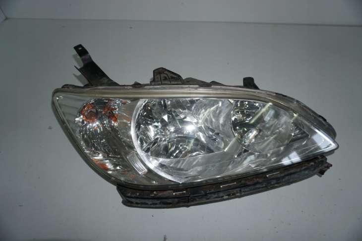 Honda CIVIc VII Sedan Lampa Prawa Przednia Nr.84
