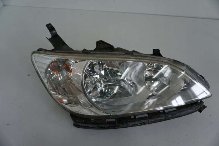 Honda CIVIc VII Sedan Lampa Prawa Przednia Nr.84 - obrazek 2