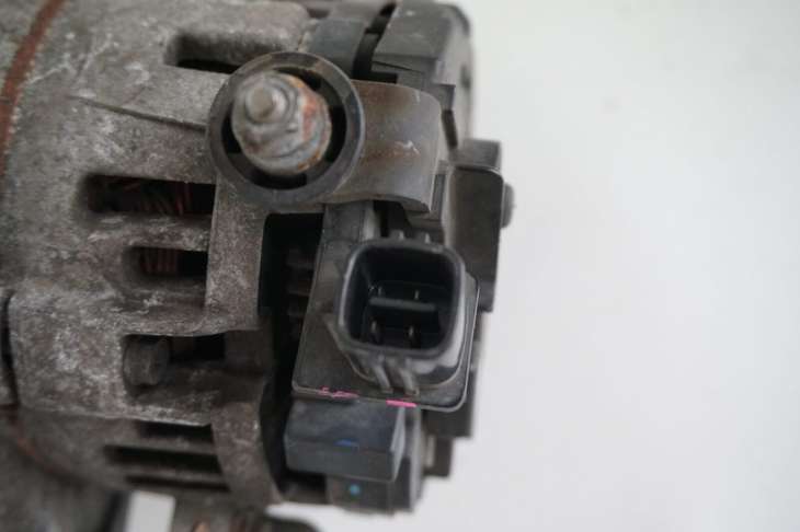 Toyota Yaris 1.3b Alternator 27060-0j061 - obrazek 3