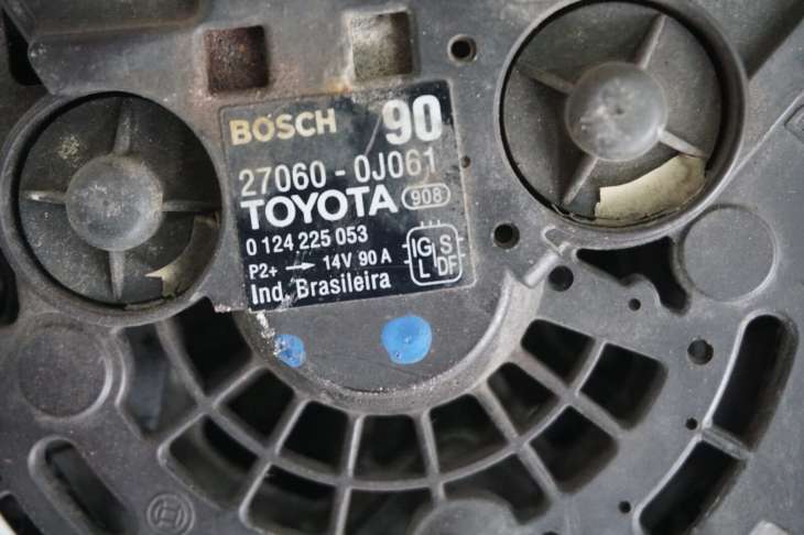 Toyota Yaris 1.3b Alternator 27060-0j061 - obrazek 4