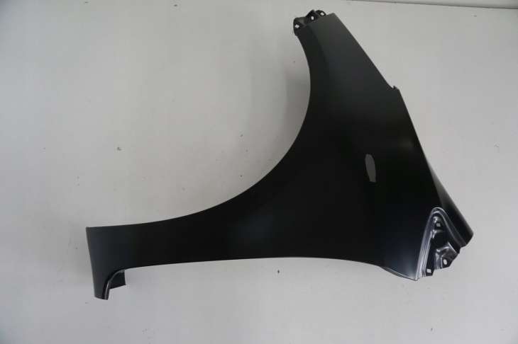 Toyota Yaris P13 Błotnik Lewy Przedni 53802-52070