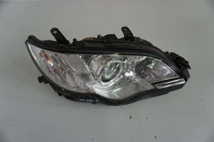 Subaru Outback Lampa Prawa Przednia Xenon 84965ae020 Nr.128