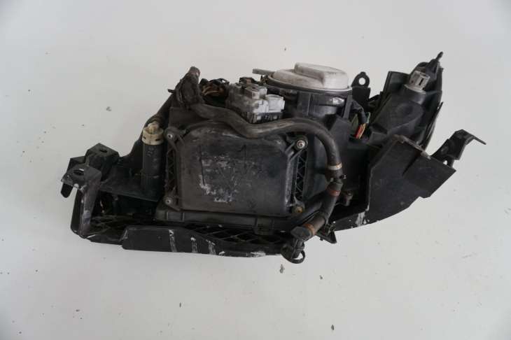 Subaru Outback Lampa Prawa Przednia Xenon 84965ae020 Nr.128 - obrazek 4