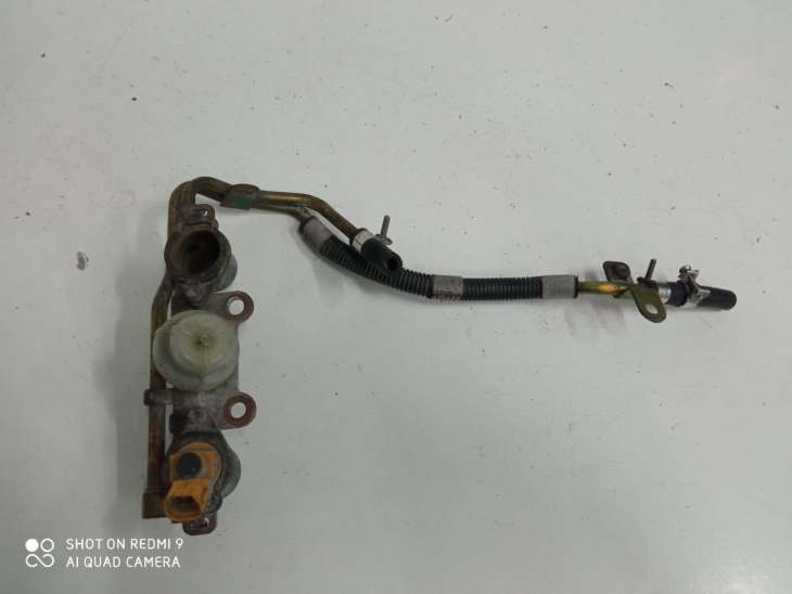 Subaru Legacy IV Outback Turbo Listwa Wtryskowa Lewa Wtryskiwacz 17523aa840 - obrazek 2