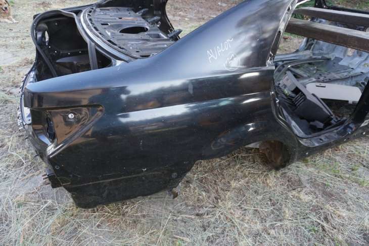 Toyota Avalon X3 Błotnik Prawy Tylny Nadkole 202