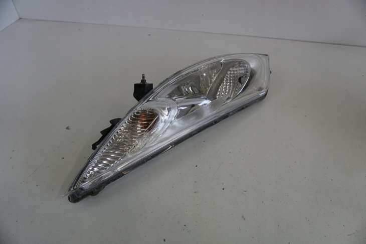 Nissan Juke F15 I Lampa Prawa Przednia Klosz Uk 49