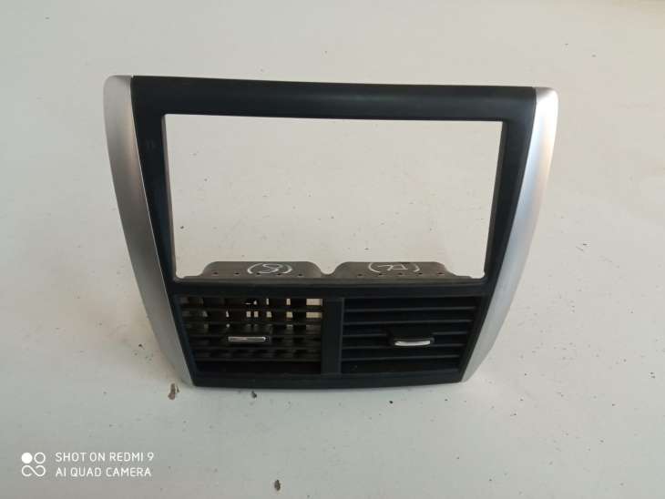 Subaru Forester III Sh Kratka Nawiewu Radia 66110fg020