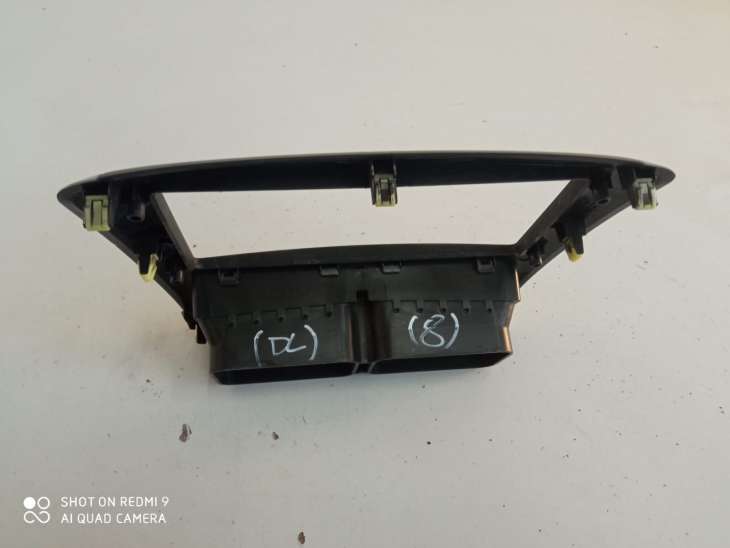 Subaru Forester III Sh Kratka Nawiewu Radia 66110fg020 - obrazek 2