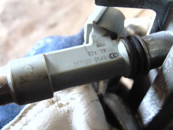 Suzuki Grand VItara 2007r 1.6b M16a Wtryskiwacze Listwa Wtryskowa 15710-64j00 ; 15730-64j00 ; 297500-0540 - obrazek 4