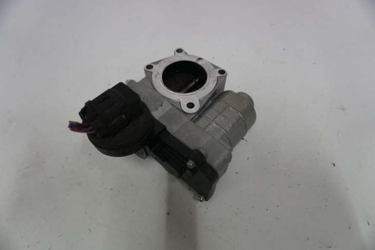 Nissan Note E11 Przepustnica 1.4B 16119AX00C - obrazek 2