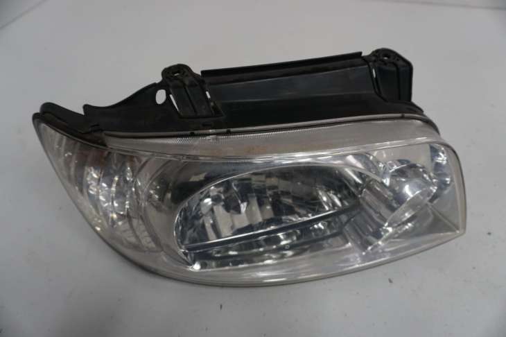 Hyundai MatrIX Lampa Prawa Przednia Uk