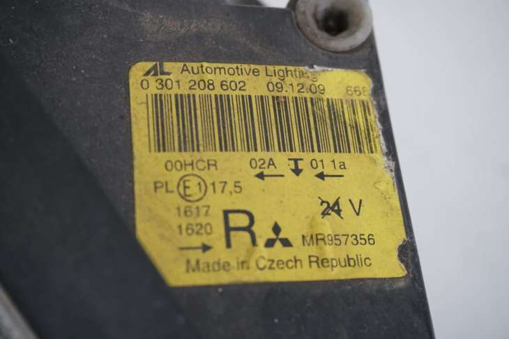 Mitsubishi Colt Lampa Prawa Przednia Mr957356 - obrazek 2