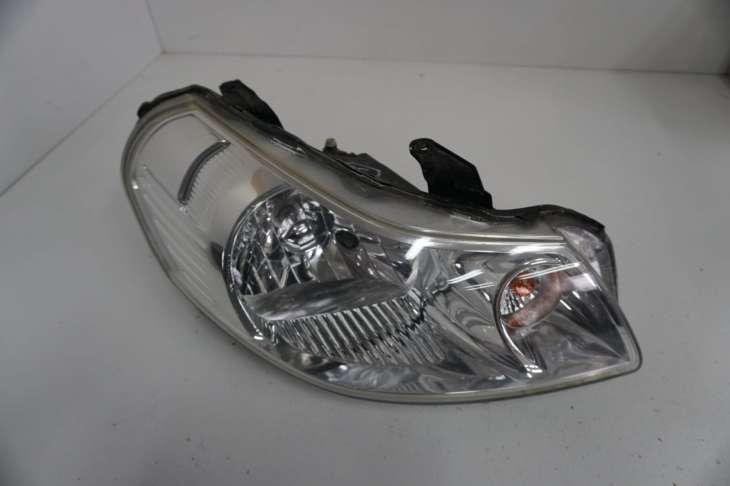 Suzuki Sx4 Lampa Prawa Przednia Uk