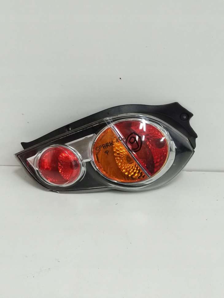Chevrolet Spark M300 2010r Lampa Tylna Prawa Uk