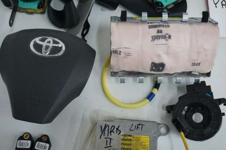 Toyota Yaris 2009r Lift 1.3b Poduszki Powietrzne Airbag Zestaw 89170-0d490 89831-0h010 - obrazek 3