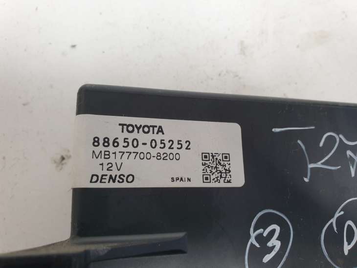 Toyota Avensis T27 III 2014r Moduł Sterownik Klimatyzacji 88650-05252 - obrazek 3