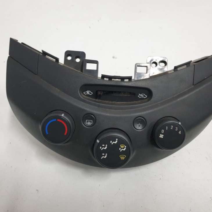 Chevrolet Spark M300 2010r Panel Nawiewu Klimatyzacji 95979292
