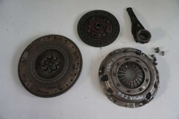 Subaru Impreza Koło Zamachowe Sprzęgło 12310aa300