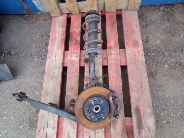 Suzuki Swift IV Mk7 Mcpherson Zwrotnica Prawa