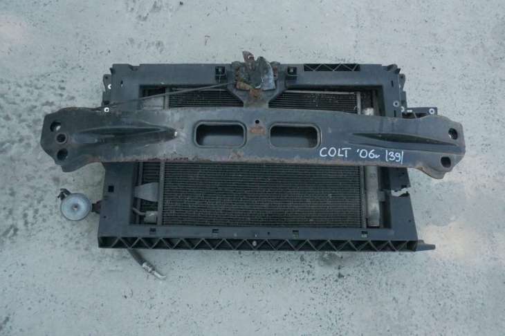 Mitsubishi Colt VI Pas Przedni Belka Wentylator Chłodnicy