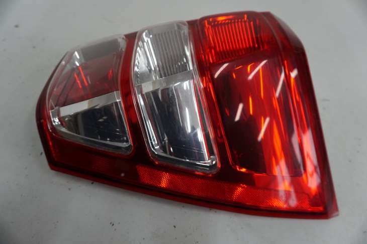 Suzuki Grand VItara II 5d 2007r Lampa Prawa Tylna Tył Uk - obrazek 2