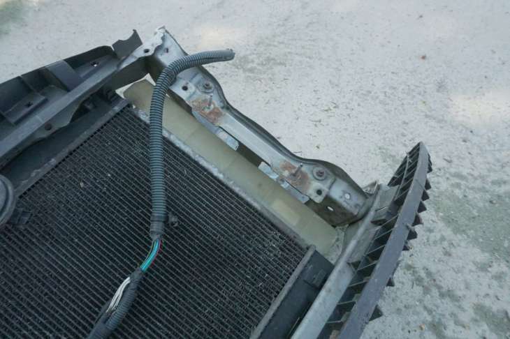 TOYOTA YARIS II CHLODNICA WENTYLATOR PAS PRZEDNI 422133-3843 422750-0456 - obrazek 2