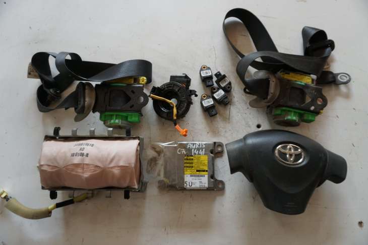 Toyota Auris I Poduszki Powietrzne 89170-02570