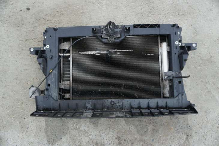 Mitsubishi Colt VI LIFT 2011R Pas Przedni Chłodnice