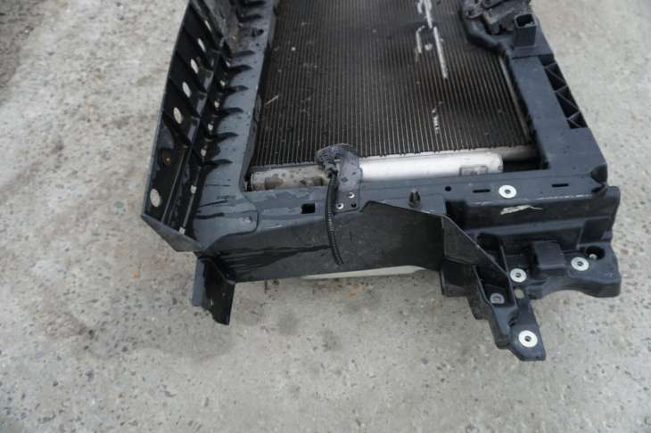 Mitsubishi Colt VI LIFT 2011R Pas Przedni Chłodnice - obrazek 3