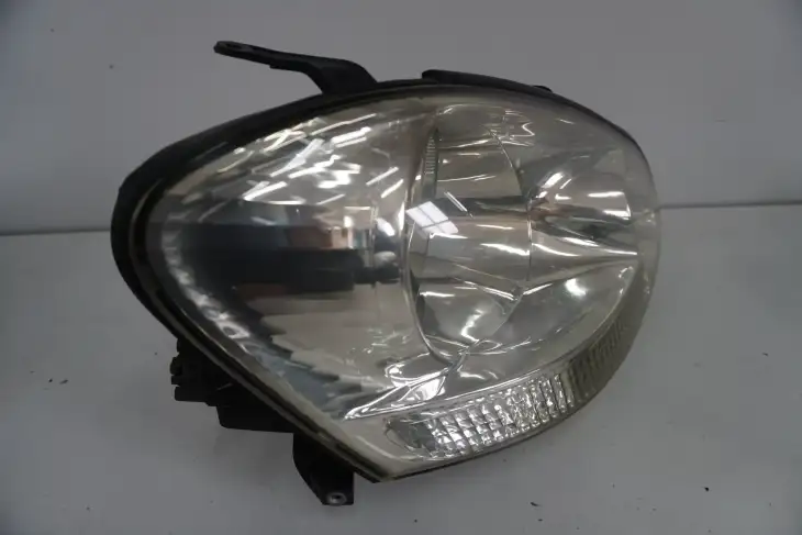 Toyota Avensis Verso 2002r Lampa Prawa Przednia Przód Europa (NR 68) - obrazek 3