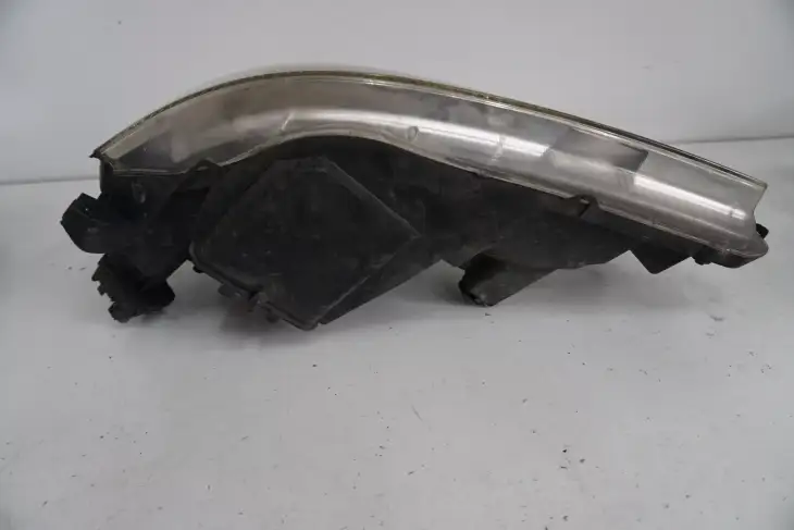 Toyota Avensis Verso 2002r Lampa Prawa Przednia Przód Europa (NR 68) - obrazek 5