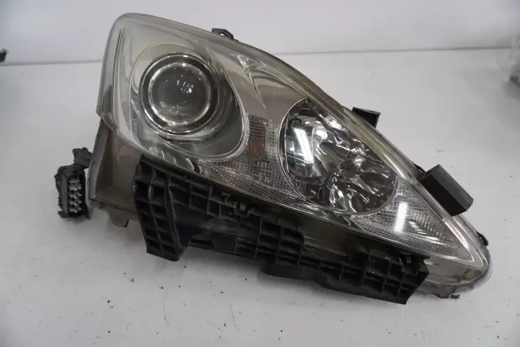 Lexus Is II Is220 Is250 Lampa Prawa Przednia Przód Uk