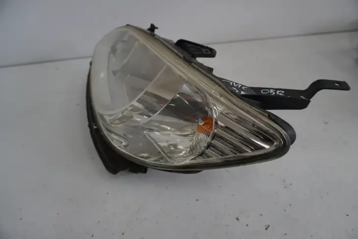 Honda CIVIc VII Sedan 2005r Lampa Lewa Przednia Przód Uk (NR 250) - obrazek 3