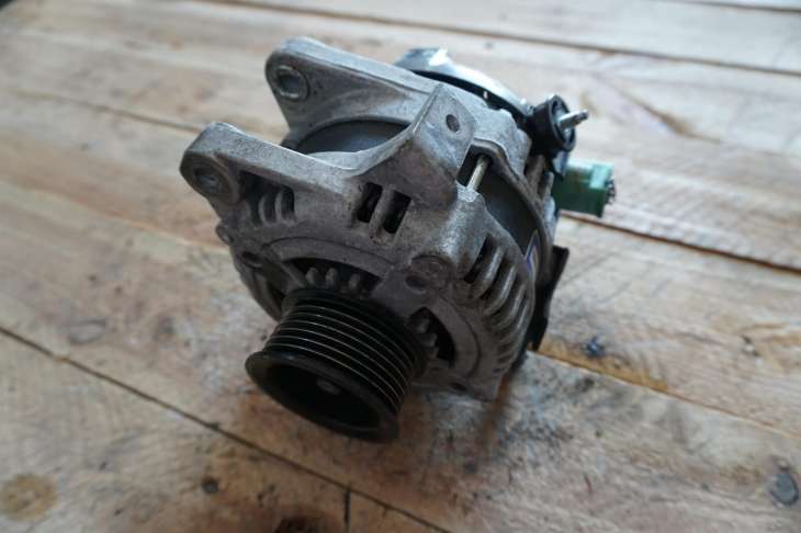 Toyota PreVIa II Alternator 2.4b - obrazek 2