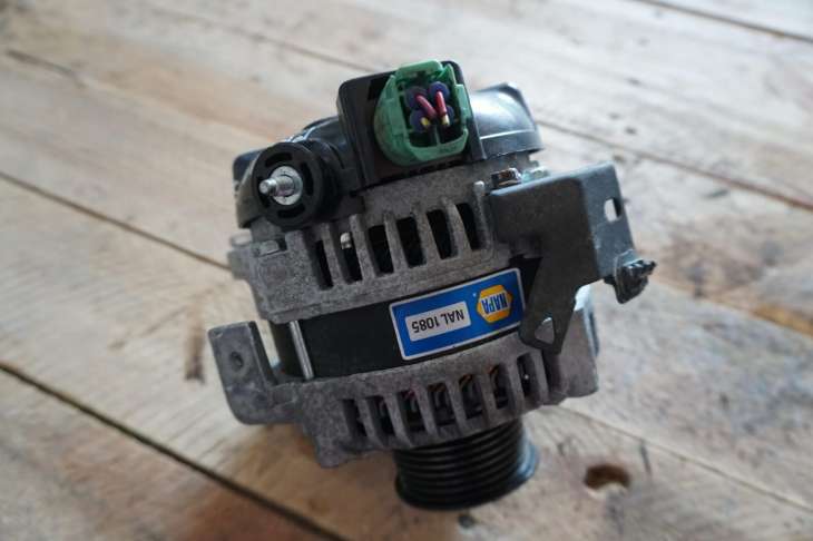 Toyota PreVIa II Alternator 2.4b - obrazek 3
