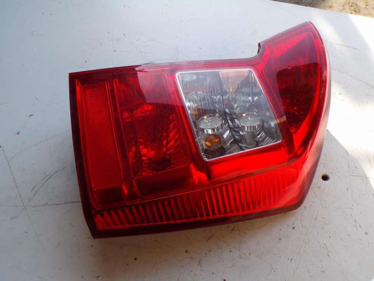 Kia Carens III Lampa Prawa Tylna 92402-1d0