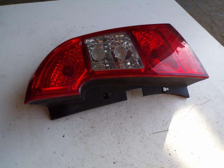 Kia Carens III Lampa Prawa Tylna 92402-1d0 - obrazek 2