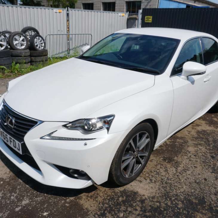 LEXUS IS300H III