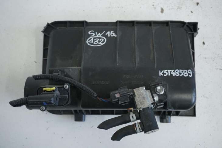Suzuki Swift Mk7 IV Obudowa Filtra Czujnik K5t48589